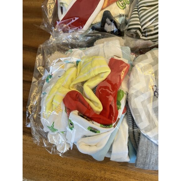 Large Lot Newborn/Infant (0-3 Months) (3-6 Months) Clothes Bibs Sleepers - Picture 3 of 16
